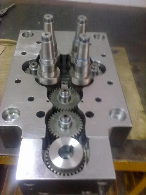 Sipper bottle flap moulding die