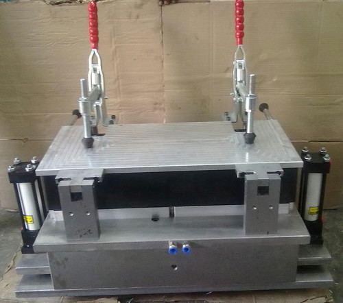 Base warpage fixture